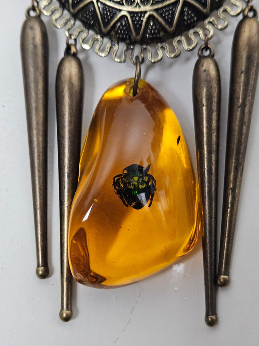 The Amber Relic Necklace