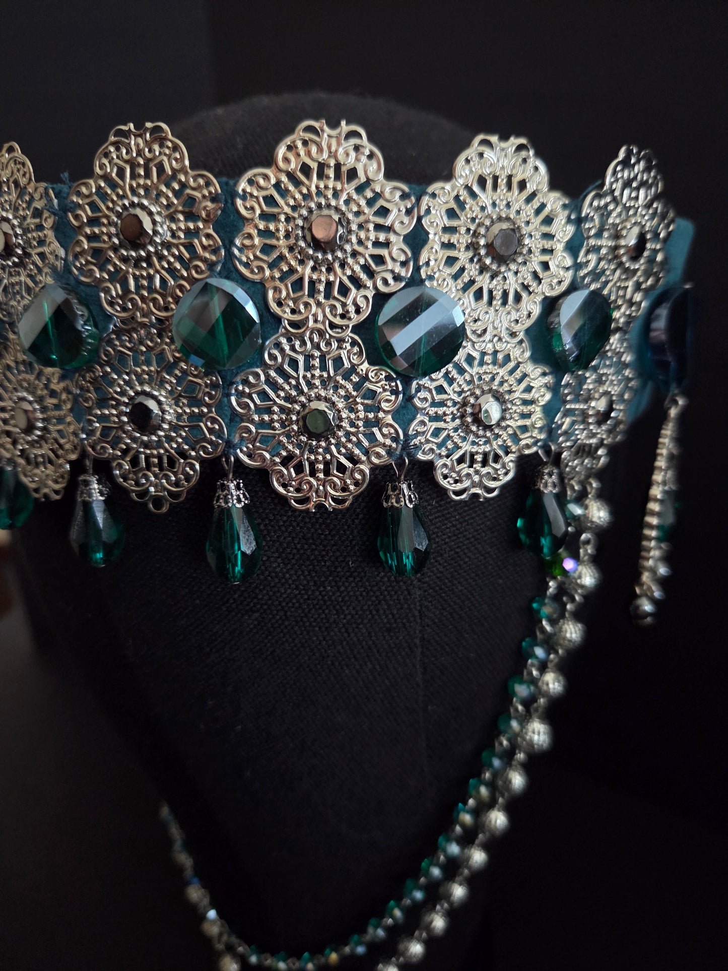 Emerald Crystal Statement Headpiece – Vintage Boho Luxe Hair Jewelry