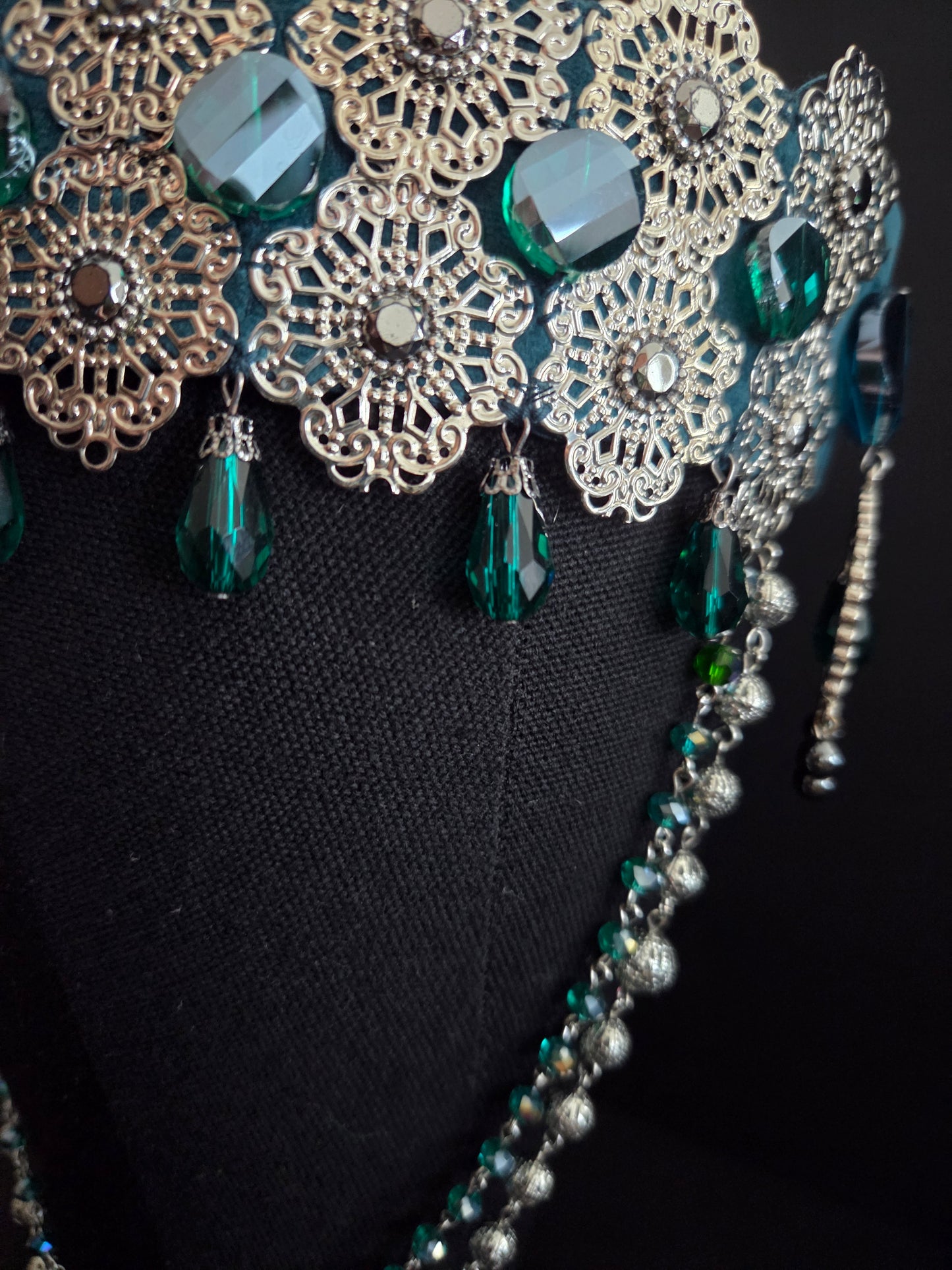 Emerald Crystal Statement Headpiece – Vintage Boho Luxe Hair Jewelry