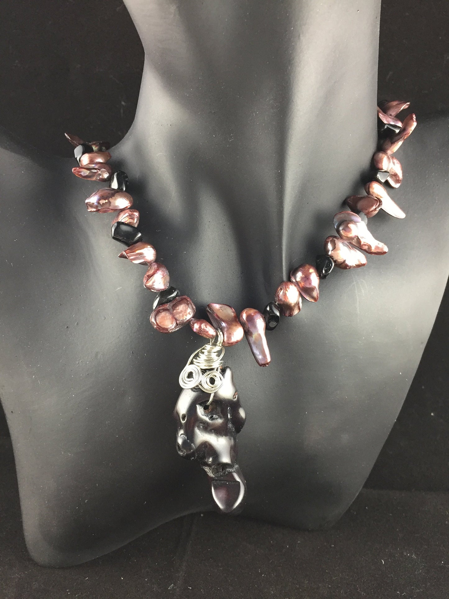 The Ocean Statement Necklace)