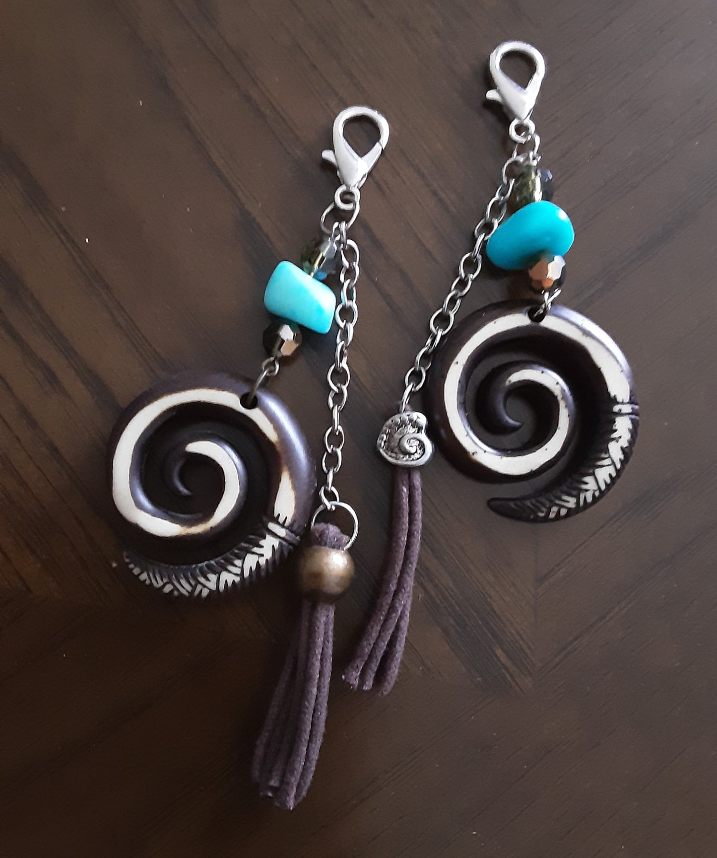 Handmade Coconut Shell Zipper Charm – Turquoise Stone Boho Bag Accessory
